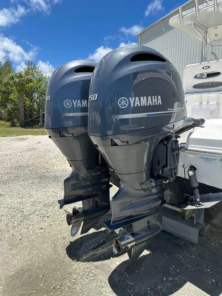 Twin Yamaha outboard motors on a 2018 Release 232 RX Center Console boat.