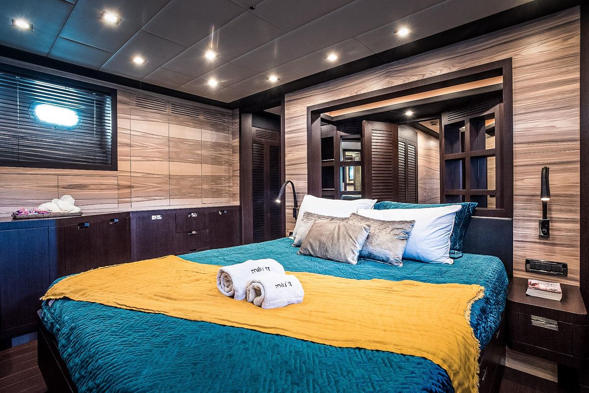 2009 Mangusta 82 