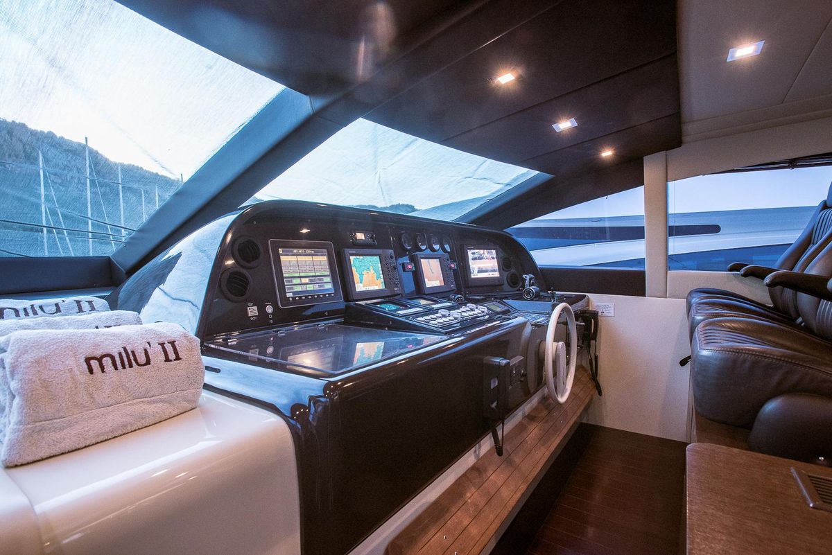 2009 Mangusta 82 