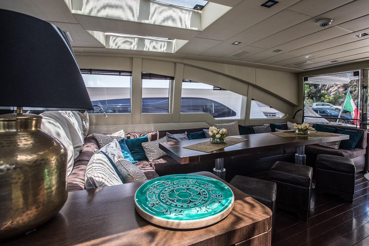 2009 Mangusta 82 