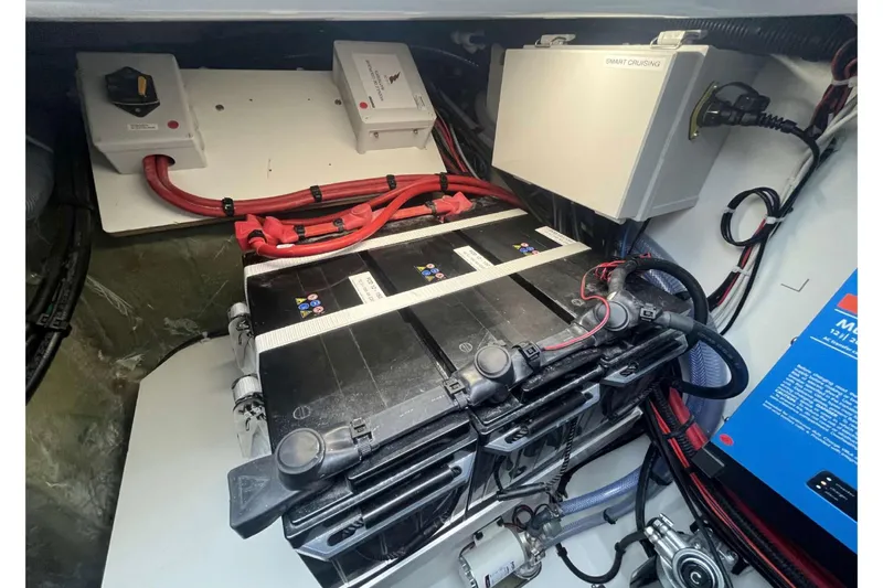 Fonn Taistil Domhain Yacht Photos Pics Electrical system of 2025 Fountaine Pajot 41 yacht, featuring batteries and wiring.