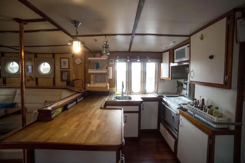 Elizabeth Ruth Yacht Photos Pics Galley