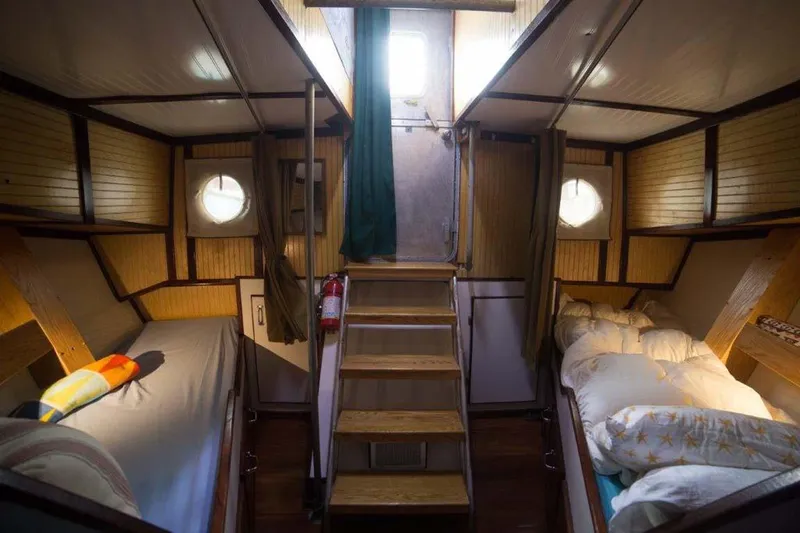 Elizabeth Ruth Yacht Photos Pics Foc'sle