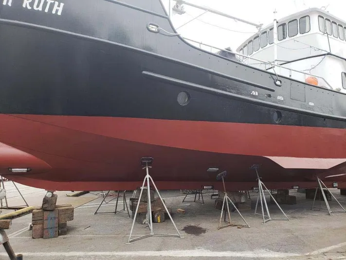 Elizabeth Ruth Yacht Photos Pics Haulout