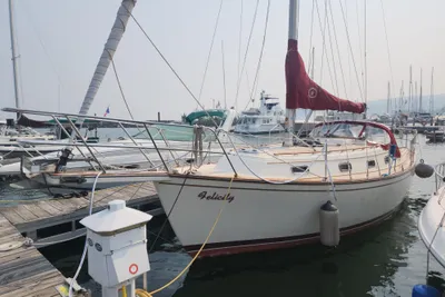 Island Packet 31 Cutter