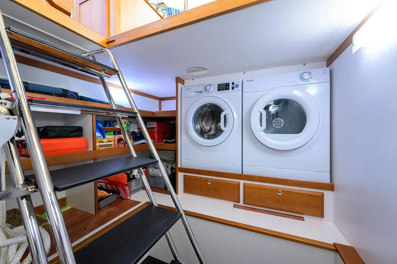 Cheers Yacht Photos Pics 