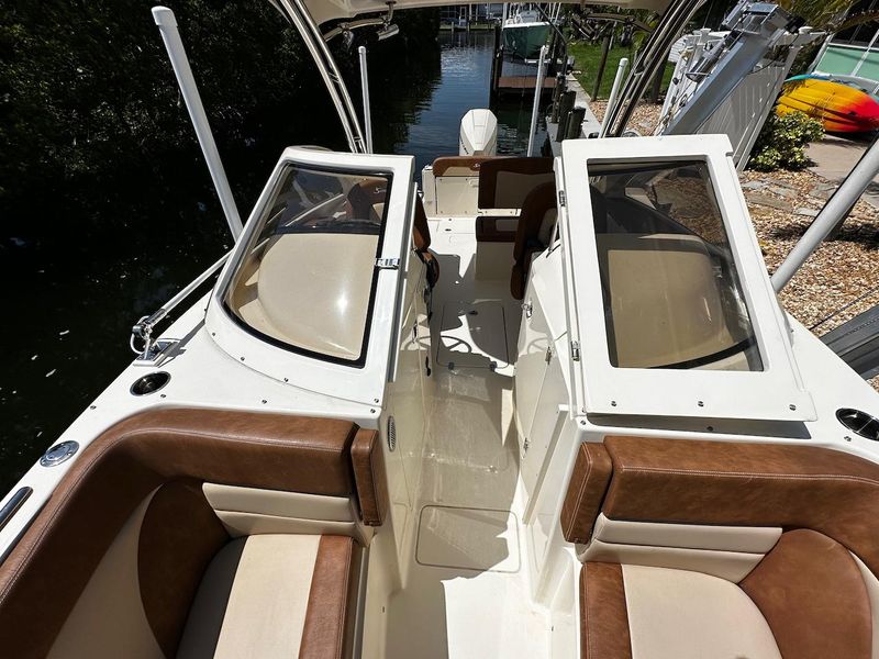 2023 Scout 240 Dorado