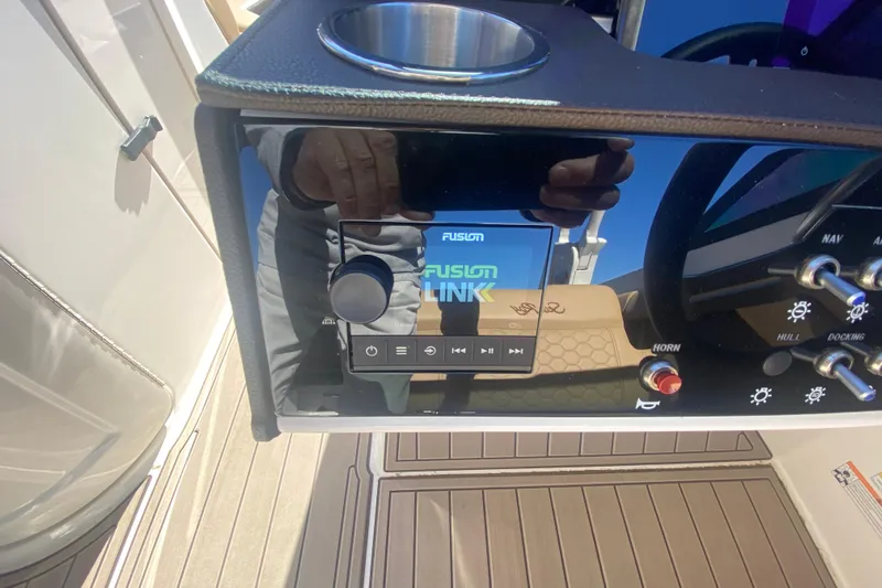  Yacht Photos Pics 2022 Sea Ray SDX 270 Outboard dashboard with Fusion Link audio system.