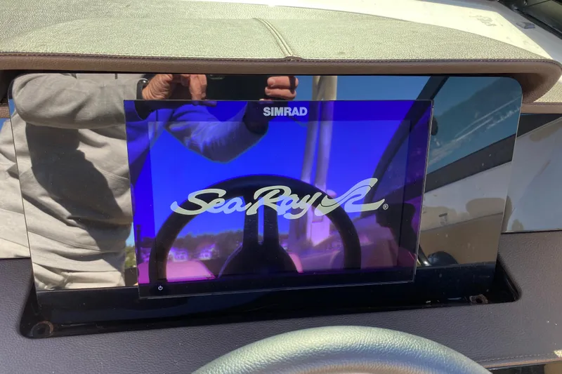  Yacht Photos Pics Simrad display on 2022 Sea Ray SDX 270 Outboard boat dashboard.
