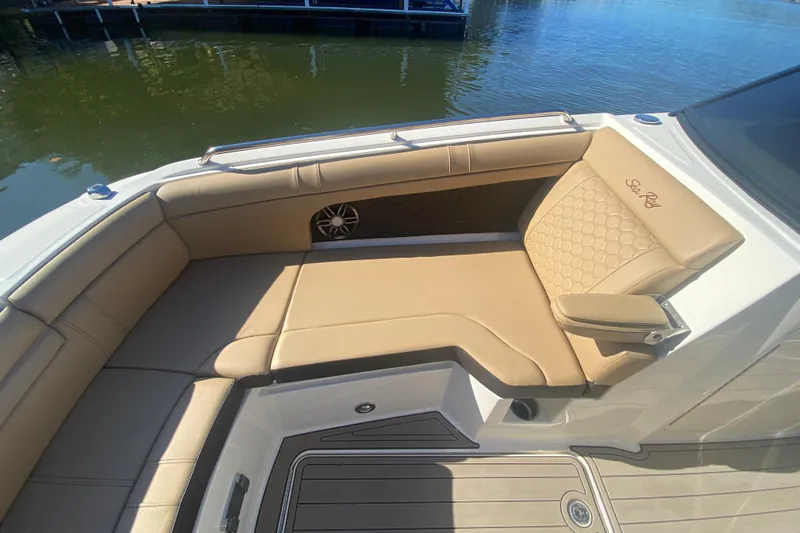  Yacht Photos Pics 2022 Sea Ray SDX 270 Outboard boat with tan seating and elegant design.