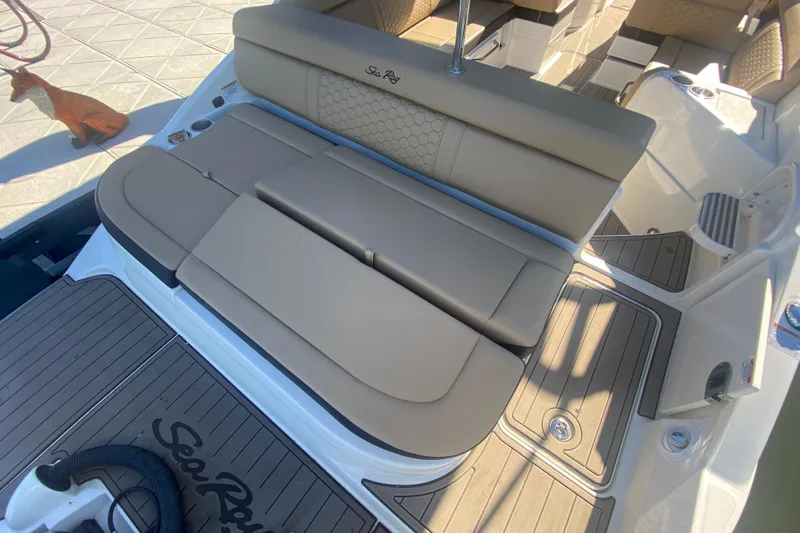  Yacht Photos Pics 2022 Sea Ray SDX 270 Outboard boat with tan seating and deck.