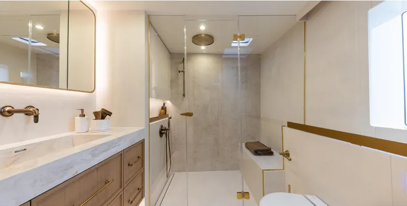 Spice Of Life Yacht Photos Pics 