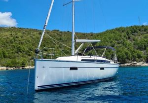2022 Bavaria 37 Cruiser