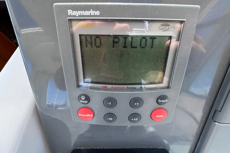 Lone Star Yacht Photos Pics Raymarine autopilot display on 2005 Tiara Yachts 3200 Open showing "No Pilot" message.