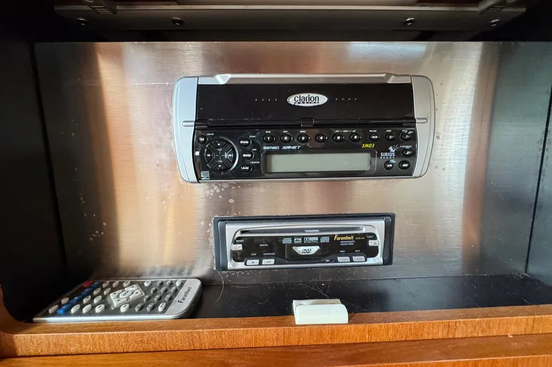 Lone Star Yacht Photos Pics 2005 Tiara Yachts 3200 Open audio system with Clarion stereo and Farenheit DVD player.