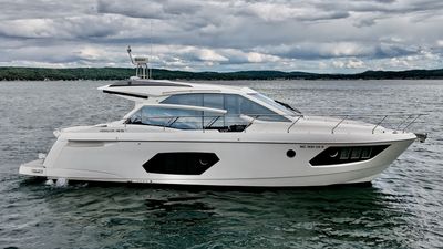 Yacht
