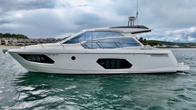 Yacht