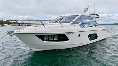 Yacht