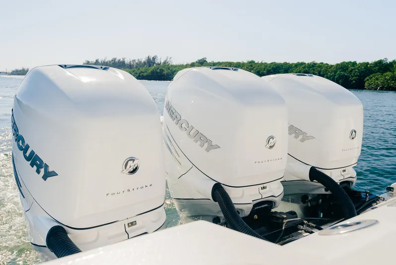 Bad Romance V Yacht Photos Pics 