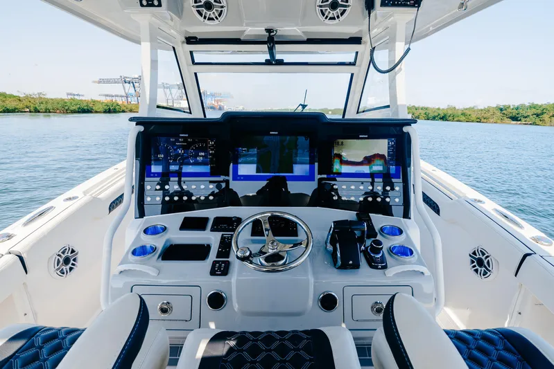 Bad Romance V Yacht Photos Pics 