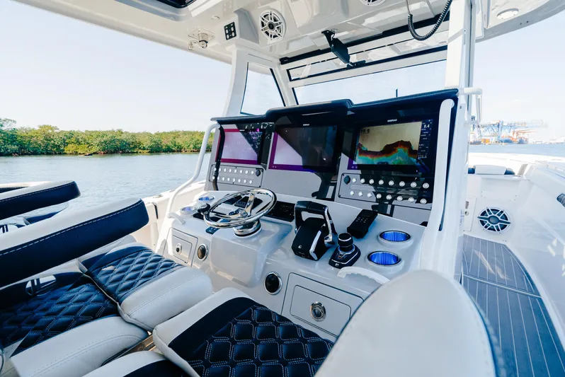 Bad Romance V Yacht Photos Pics 