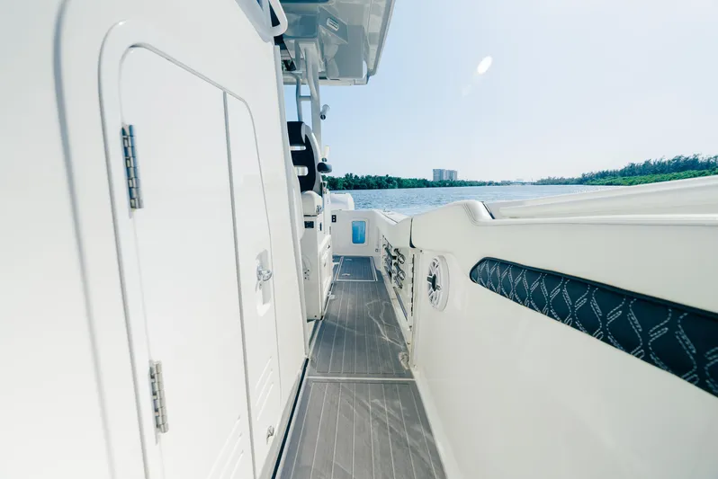 Bad Romance V Yacht Photos Pics 