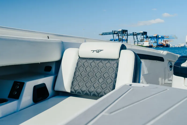 Bad Romance V Yacht Photos Pics 