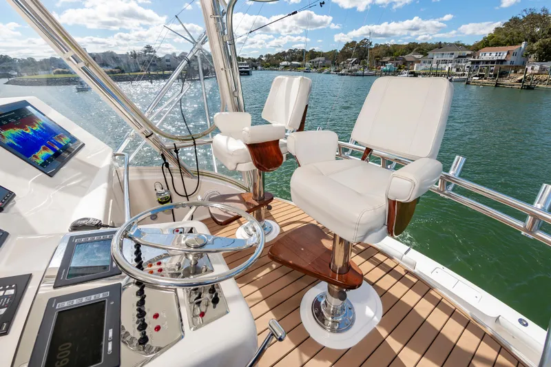 Fly'n Fish Yacht Photos Pics 