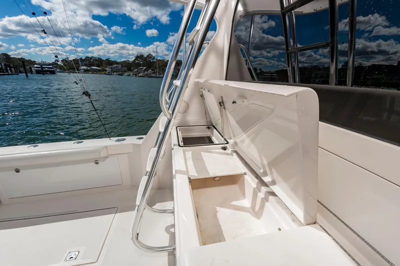 Fly'n Fish Yacht Photos Pics 