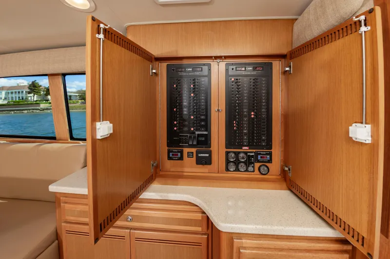 Fly'n Fish Yacht Photos Pics 