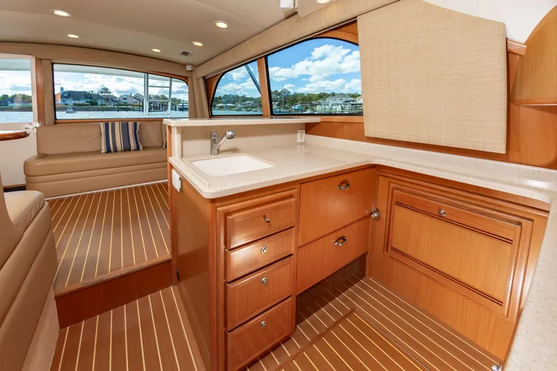 Fly'n Fish Yacht Photos Pics 