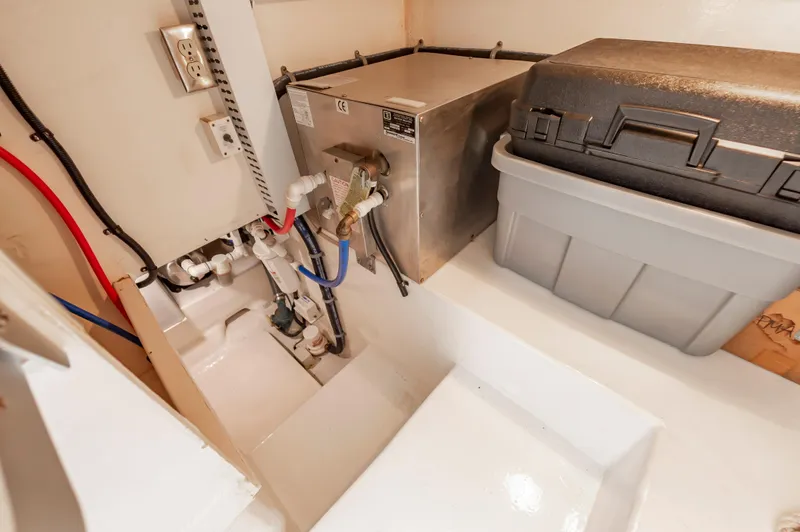 Fly'n Fish Yacht Photos Pics 