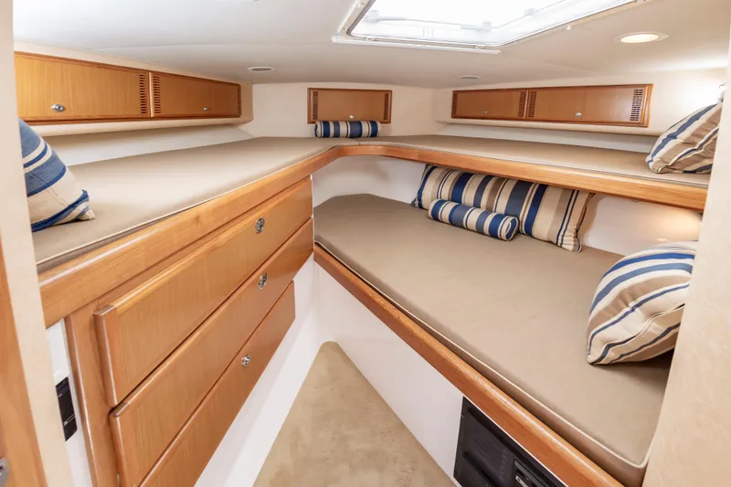 Fly'n Fish Yacht Photos Pics 