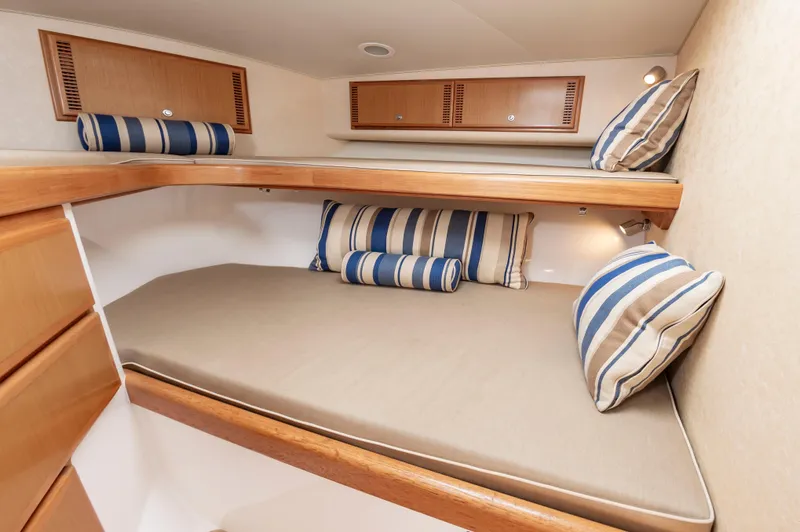 Fly'n Fish Yacht Photos Pics 