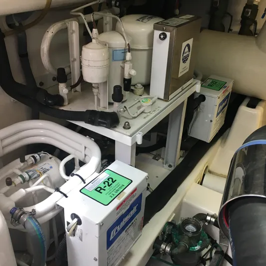 Fly'n Fish Yacht Photos Pics Two New Cruisair AC/Heat Compressors