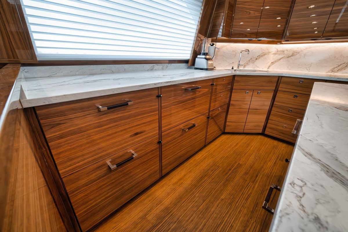 2024 Viking 72 