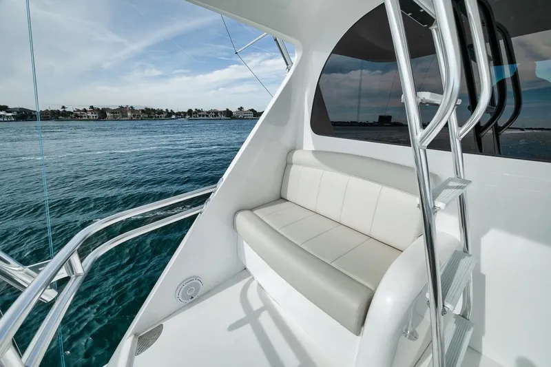 Chelsea Yacht Photos Pics Viking 72 Skybridge Chelsea - Aft Deck Seating