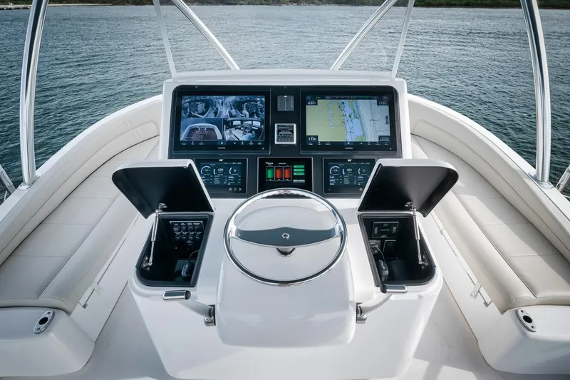 Chelsea Yacht Photos Pics Viking 72 Skybridge Chelsea - Skybridge Electronics