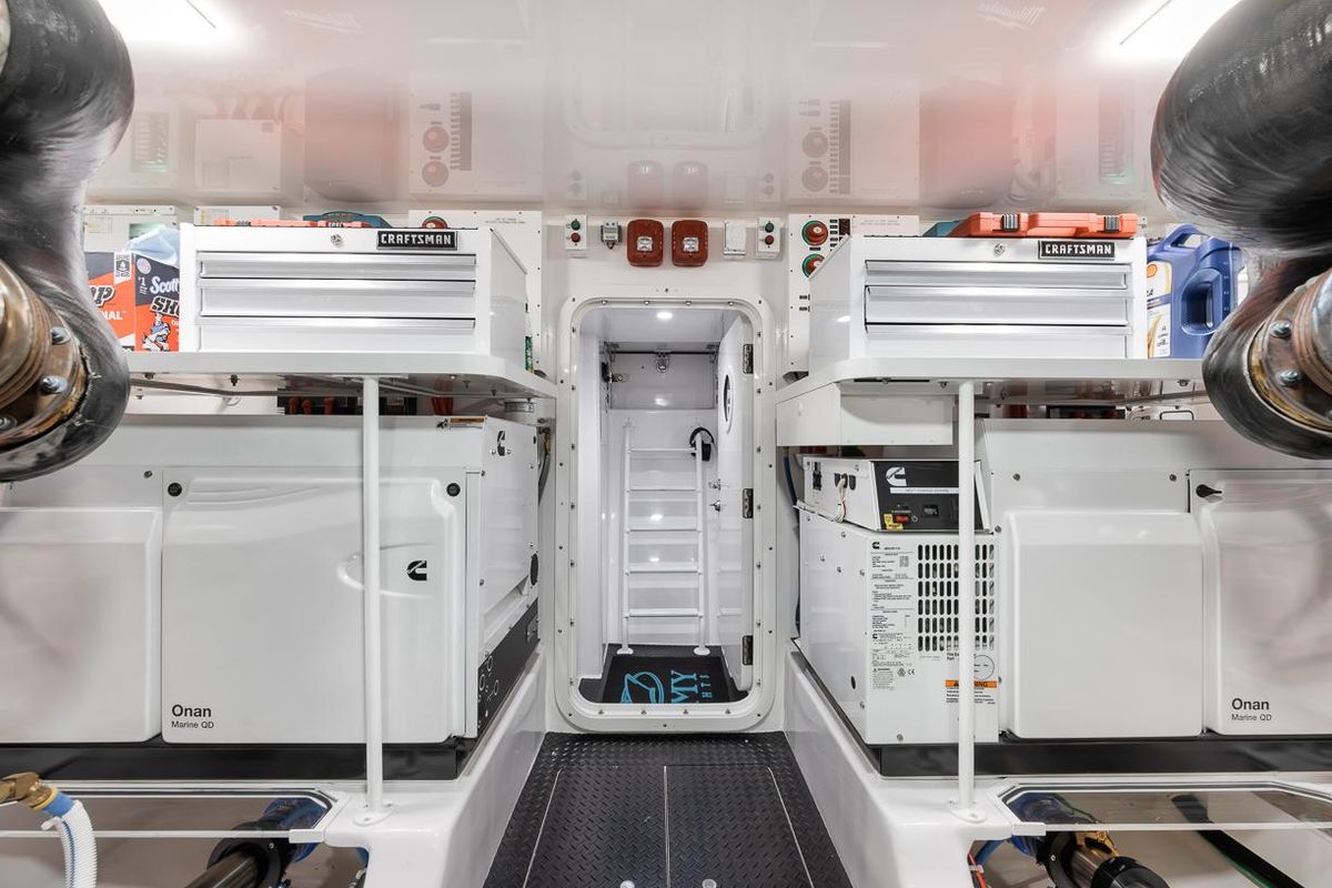 2024 Viking 72 