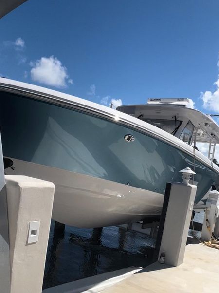 2019 Everglades 435 Center Console