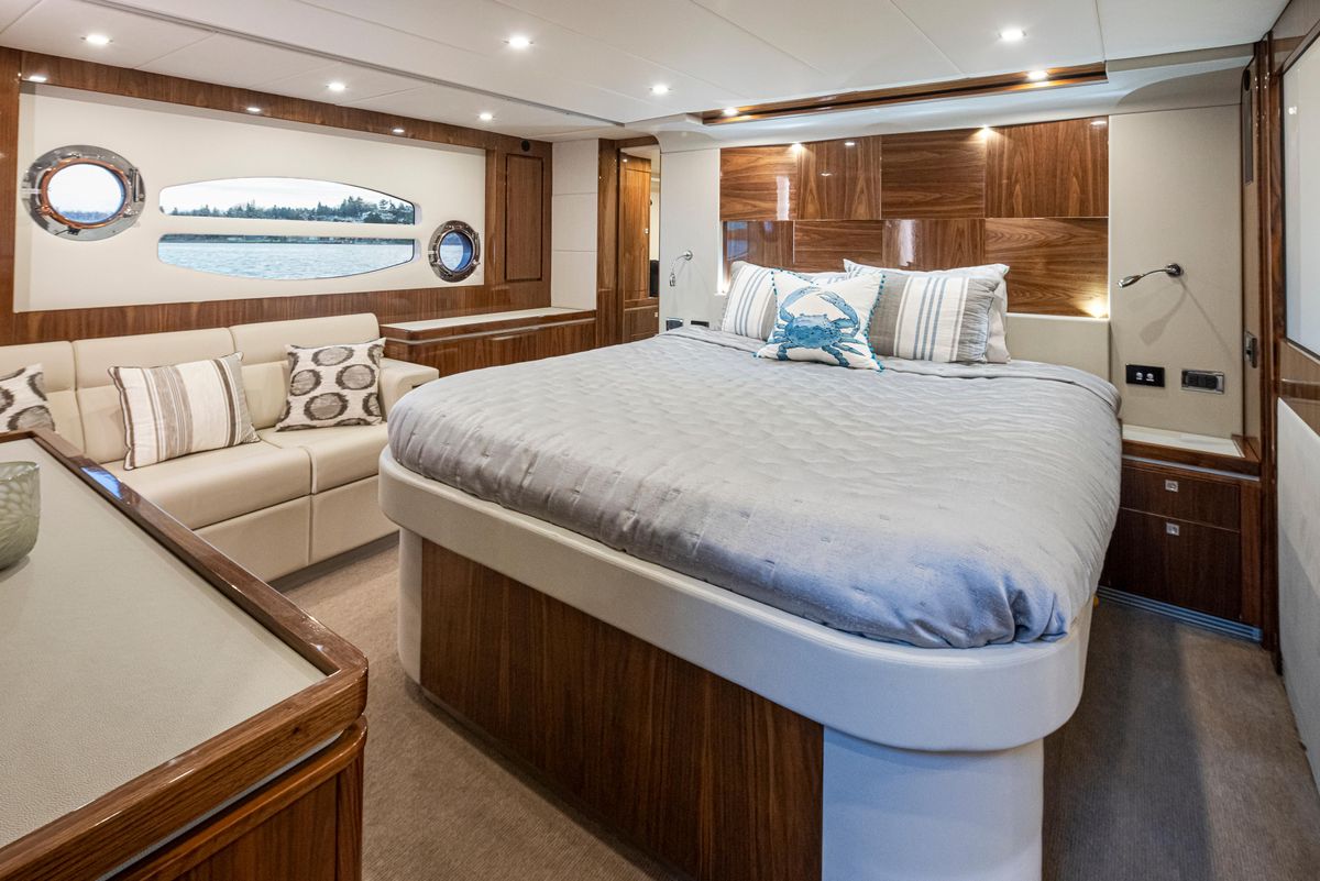 2017 Riviera 60 