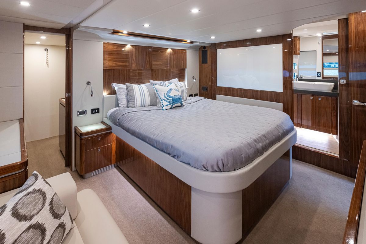 2017 Riviera 60 