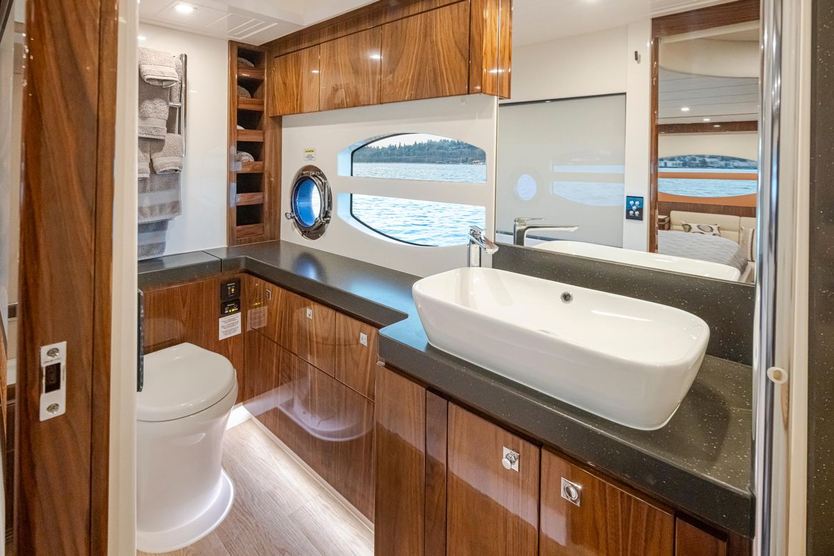 2017 Riviera 60 