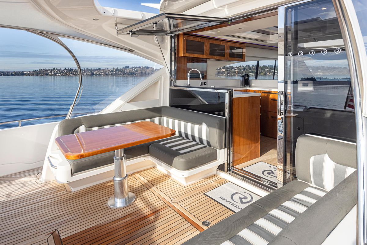 2017 Riviera 60 