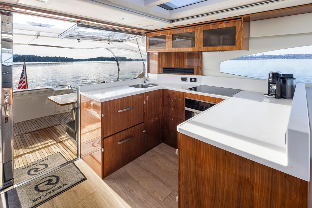2017 Riviera 60 