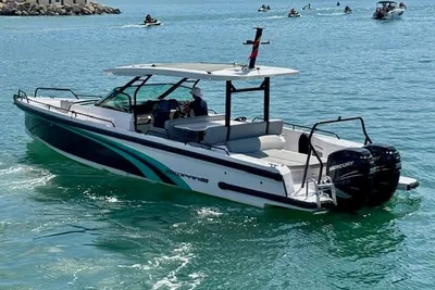 2022 Axopar 37 Sun Top