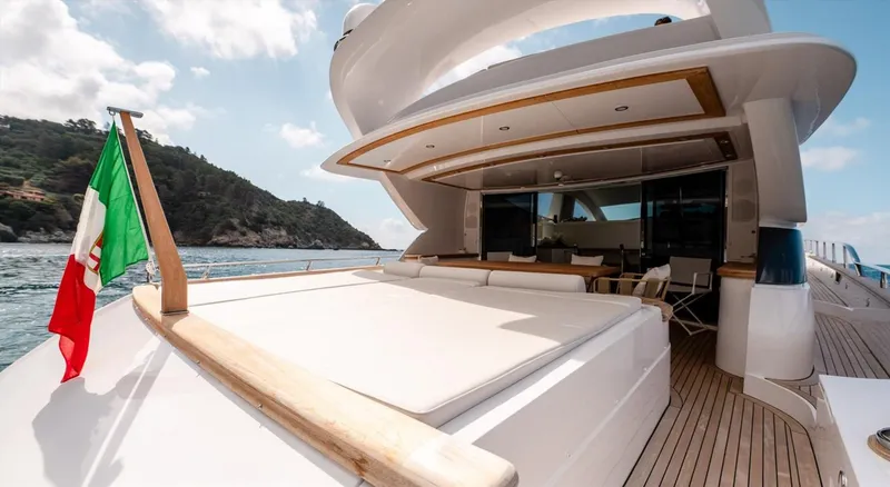  Yacht Photos Pics Screenshot 2025-01-20 alle 11.20.37.png