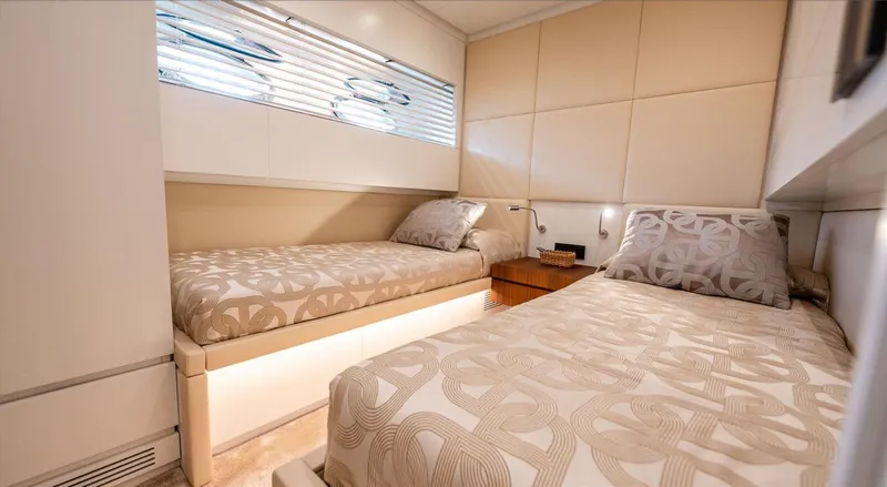  Yacht Photos Pics Screenshot 2025-01-20 alle 11.21.50.png