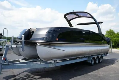 Harris Crowne 270 SL Twin Engine