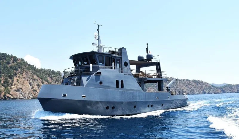 Risk Taker Yacht Photos Pics 